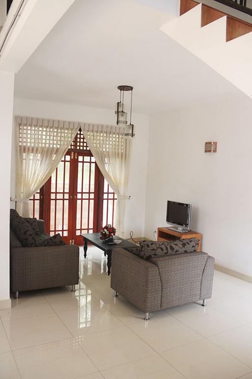 Hotel Red Rose Negombo Room photo