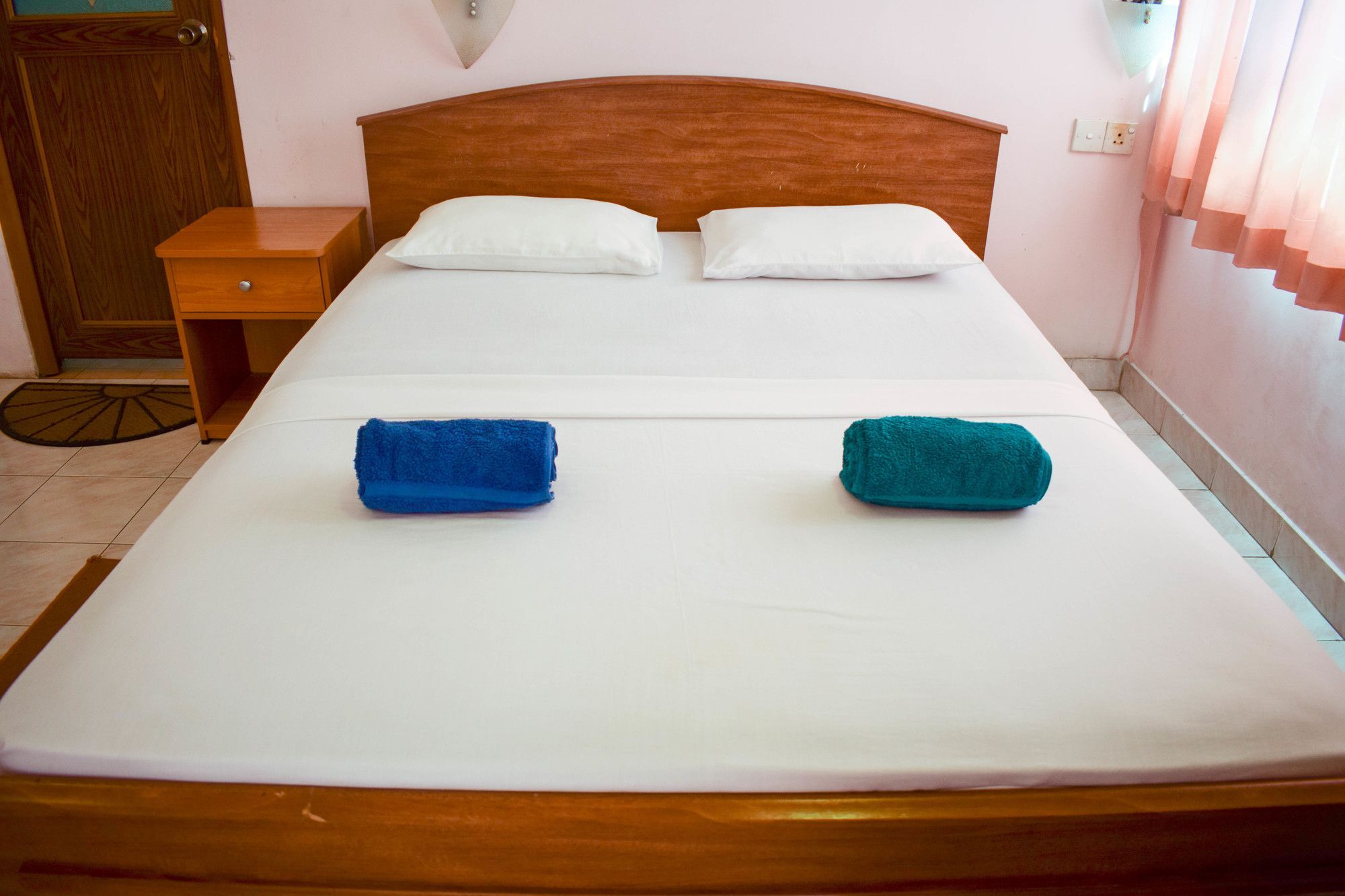 Hotel Red Rose Negombo Exterior photo