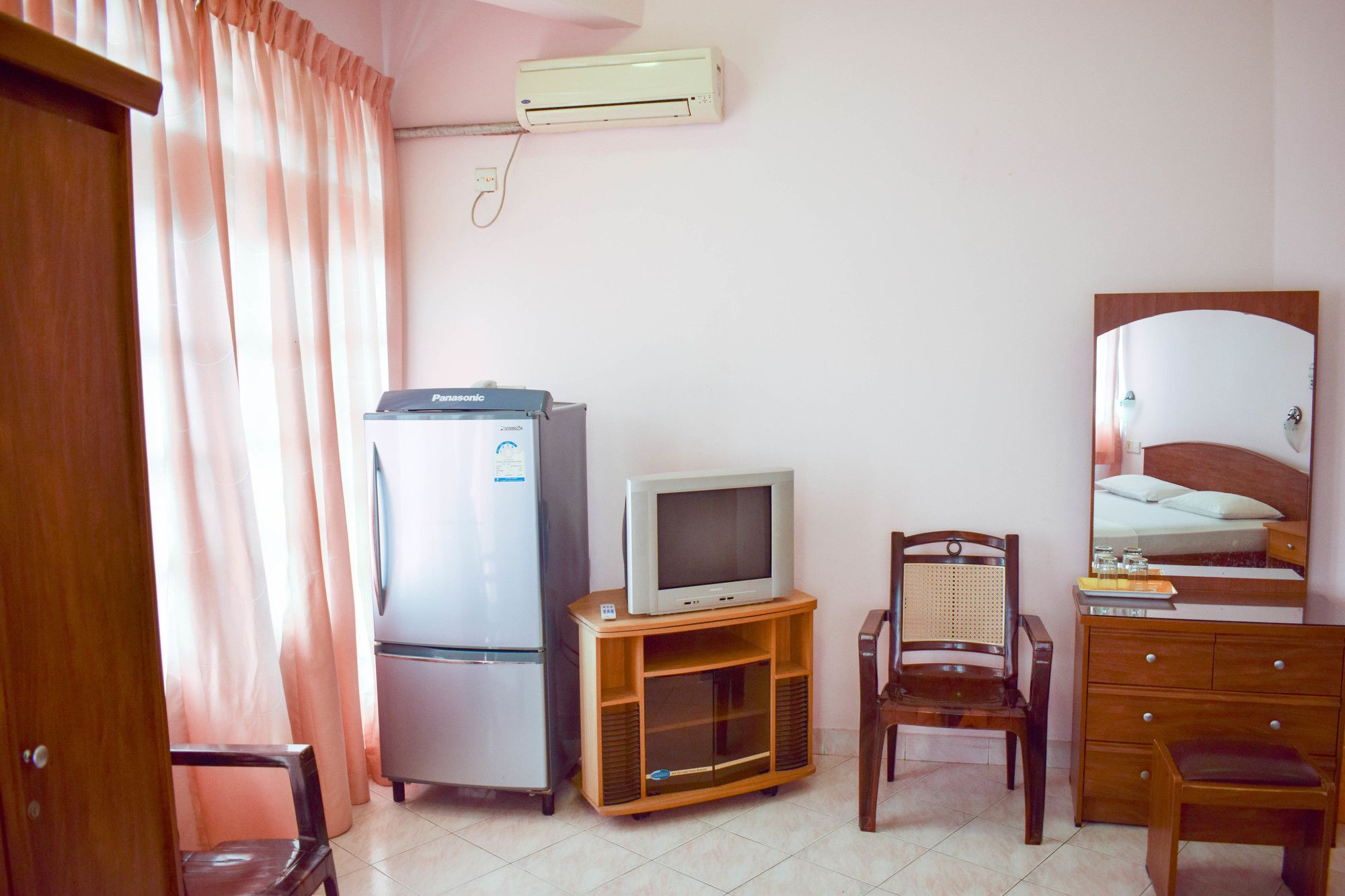 Hotel Red Rose Negombo Exterior photo